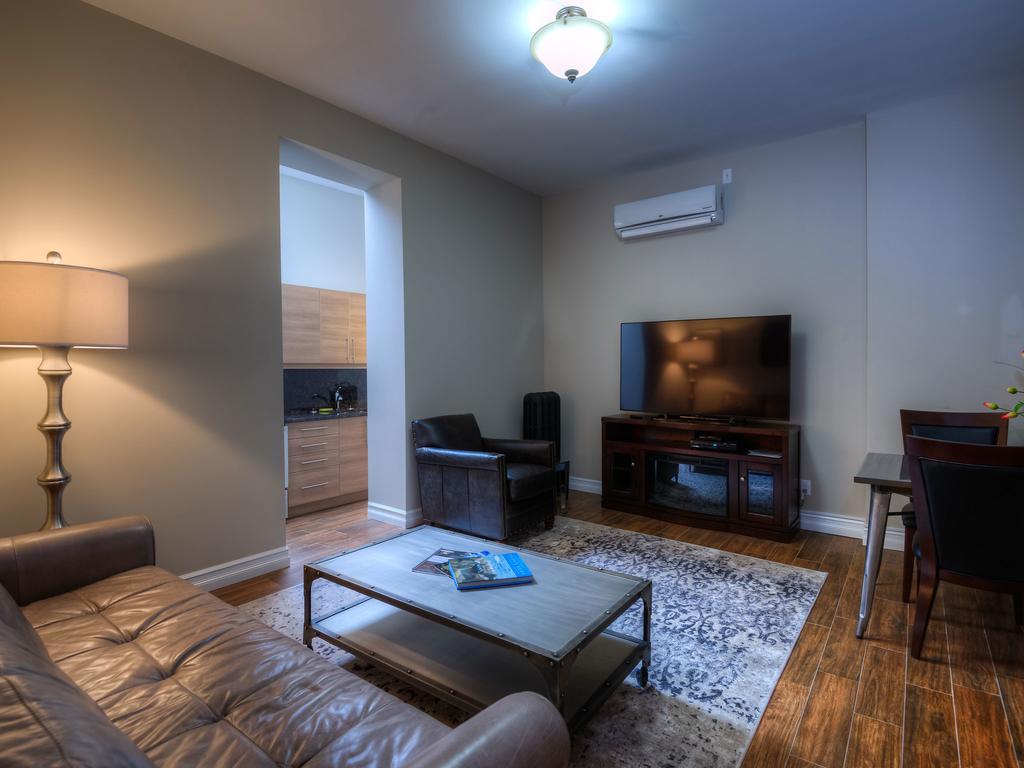 גואלף Western Hotel & Executive Suites מראה חיצוני תמונה