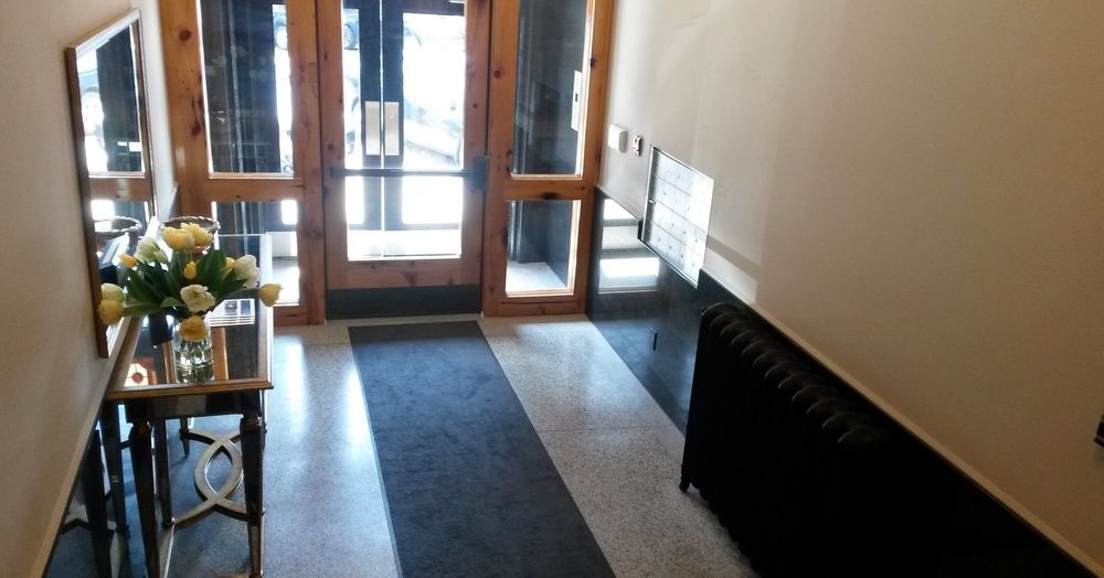 גואלף Western Hotel & Executive Suites מראה חיצוני תמונה