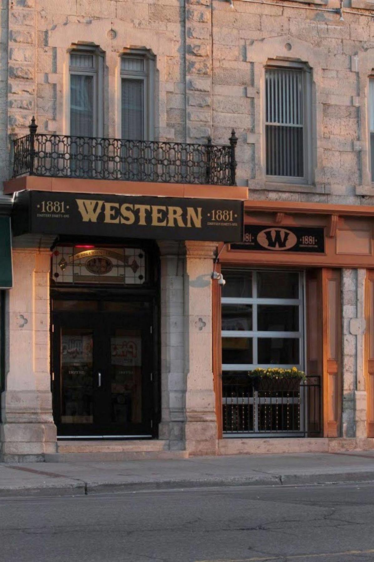 גואלף Western Hotel & Executive Suites מראה חיצוני תמונה