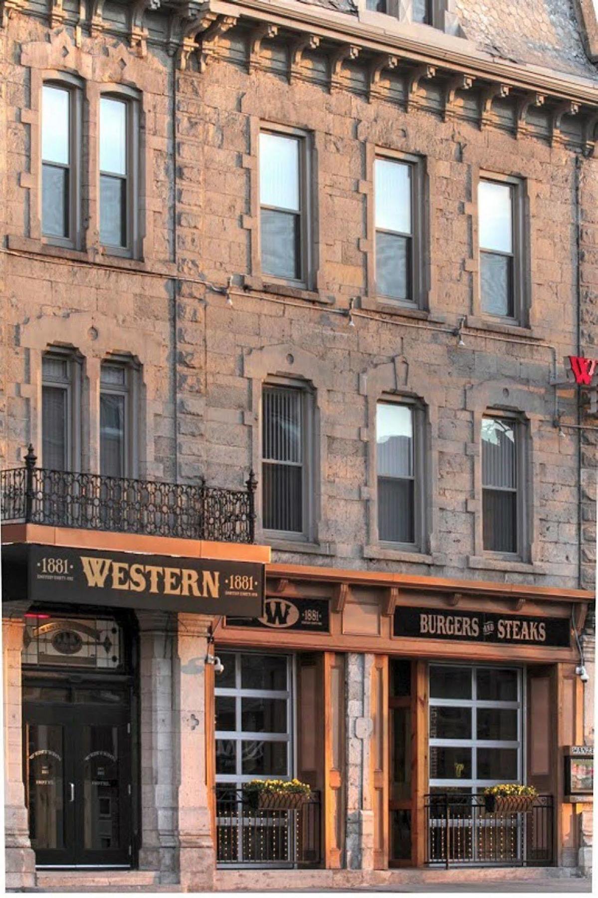 גואלף Western Hotel & Executive Suites מראה חיצוני תמונה