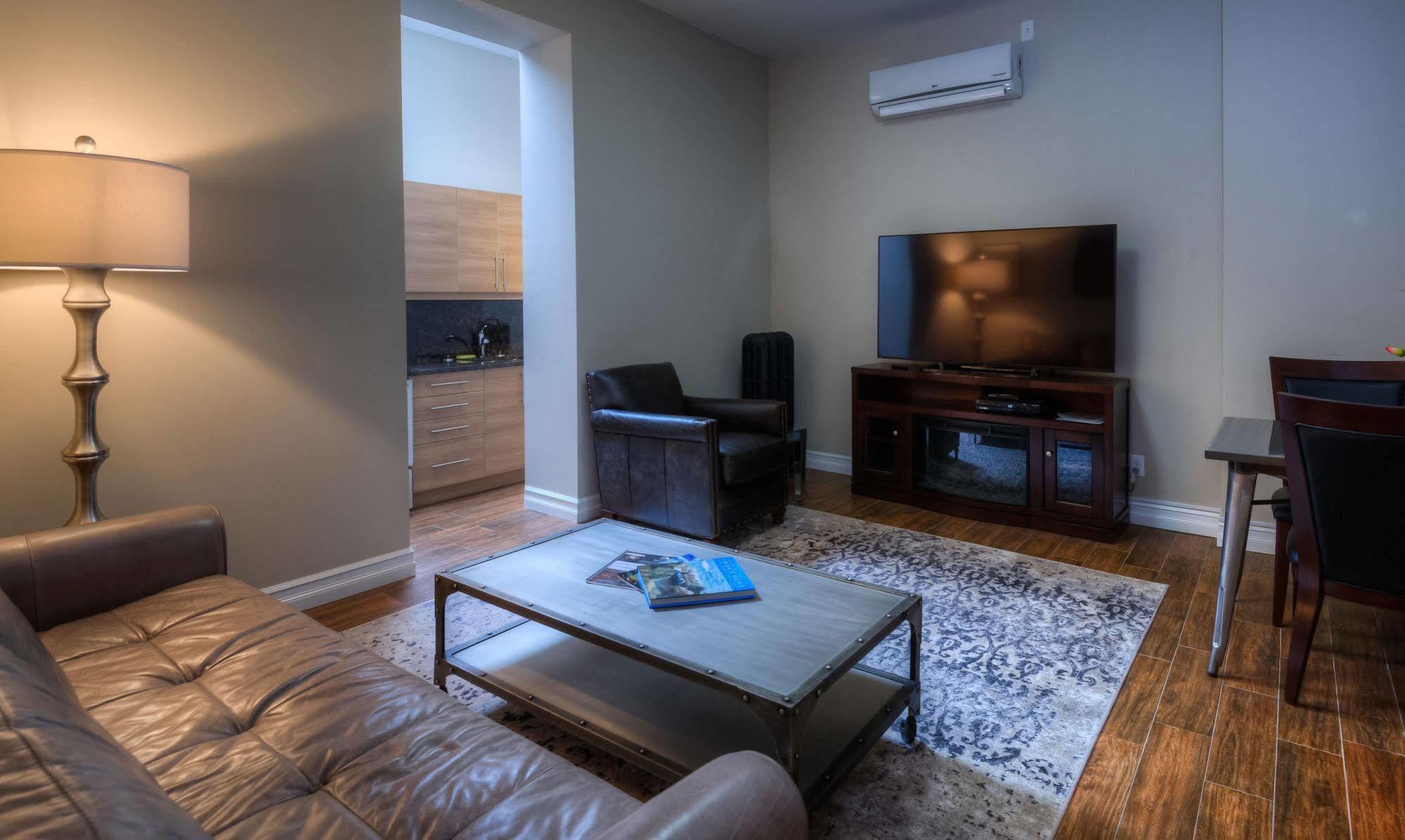 גואלף Western Hotel & Executive Suites מראה חיצוני תמונה