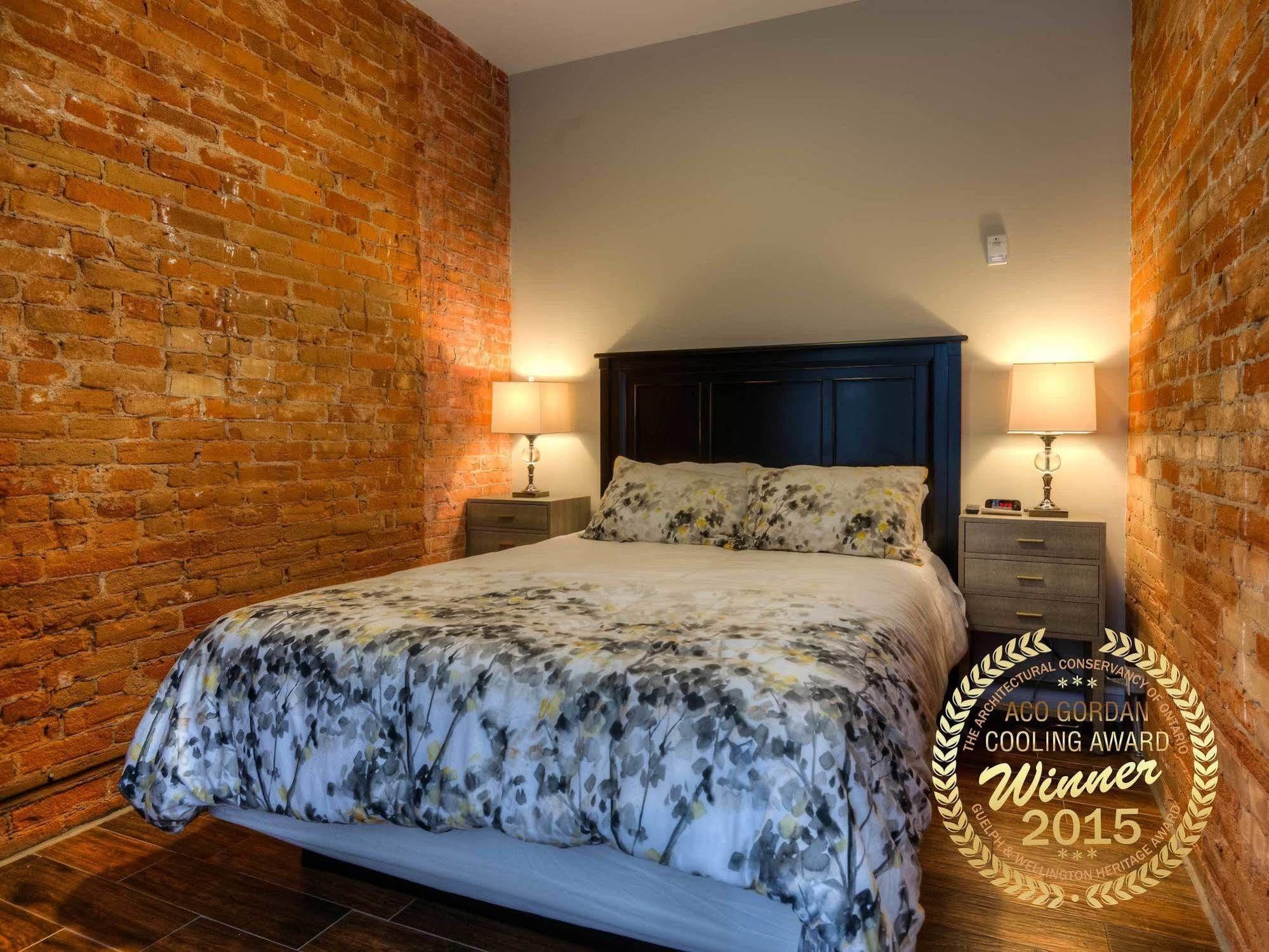 גואלף Western Hotel & Executive Suites מראה חיצוני תמונה