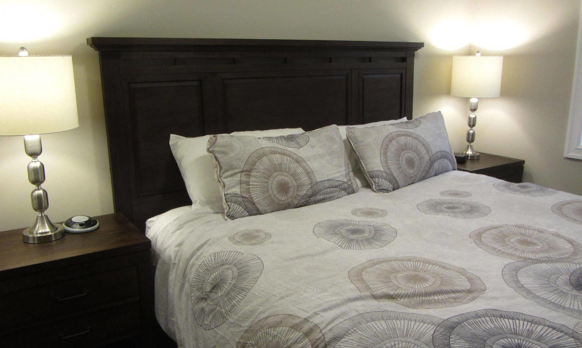 גואלף Western Hotel & Executive Suites מראה חיצוני תמונה